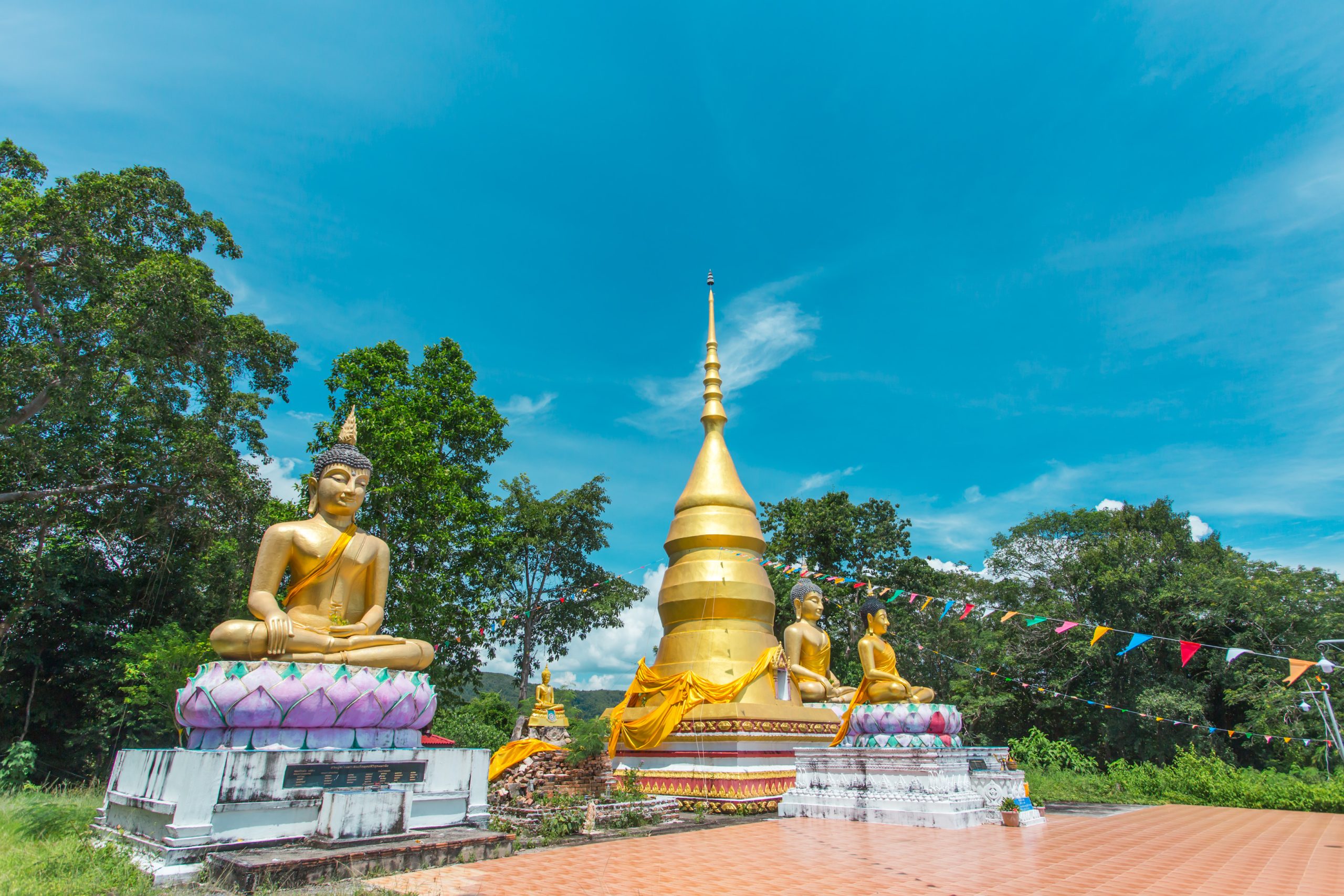 สถานที่ขอหวย วัดพระธาตุเขาน้อย 2566