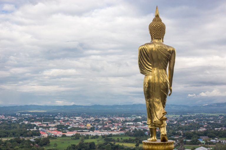 สถานที่ขอหวย วัดพระธาตุเขาน้อย 2566 วัดสวย กราบไหว้ ขอหวย