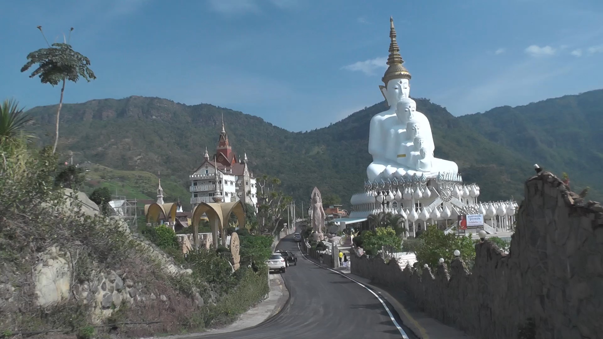 สถานที่ขอหวย วัดพระธาตุผาซ่อนแก้ว 2566