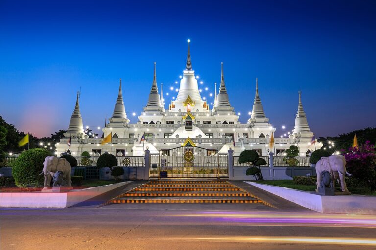 สถานที่ขอหวย วัดอโศการาม 2566 ไหว้พระ ขอเลขเด็ด วัดสวย